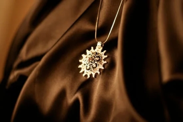 Why Buy Vintage Jewelry 1 Why Buy Vintage Jewelry