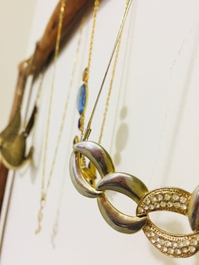 Jewelry Display Case With Storage