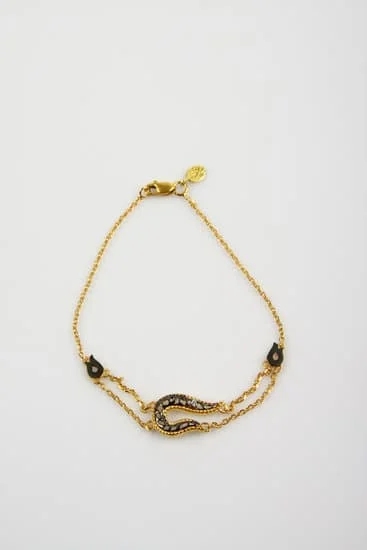 Handmade Gold Jewelry Amsterdam Exquisite handmade gold jewelry crafted in Amsterdam, the epitome of elegance and artistry