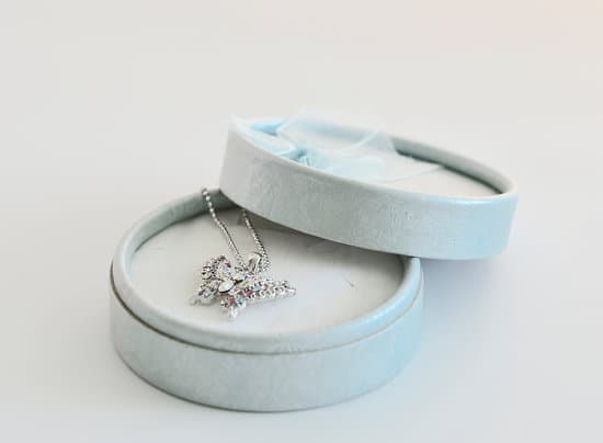 River Rock Jewelry Diy to Sell Craft beautiful DIY river rock jewelry to sell and earn profits - create unique designs!