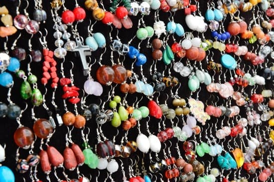 What Fashion Jewelry Is In 1 Discover the latest trends: What fashion jewelry is in? Stay stylish with these must-have accessories!