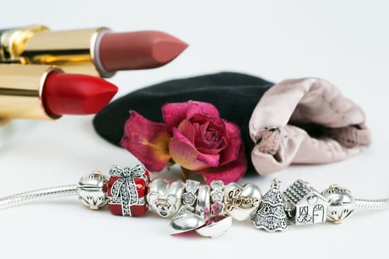 What Does Art Deco Mean in Jewelry 1 Art Deco, a style in jewelry characterized by geometric shapes and bold designs