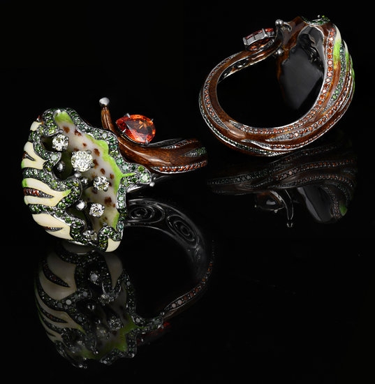 Suggested alt text: Learn how to make jewelry cleaner at home easily