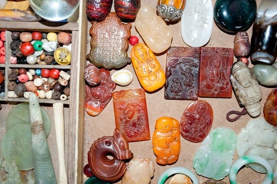 How to Keep Gold Plated Jewelry From Tarnishing 1 Effective tips to prevent tarnishing of gold plated jewelry for long-lasting shine