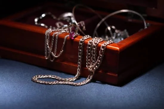 How to Clean Fine Jewelry at Home 1 Step-by-step guide on how to clean fine jewelry at home quickly and effectively