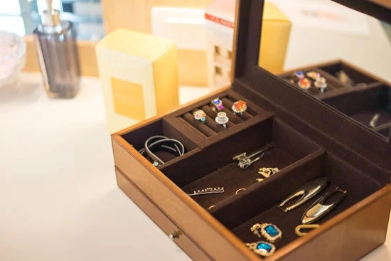 Can You Use Connoisseurs Fine Jewelry Cleaner on Silver 1 Using Connoisseurs Fine Jewelry Cleaner on silver: an expert solution for maintaining your precious silver accessories