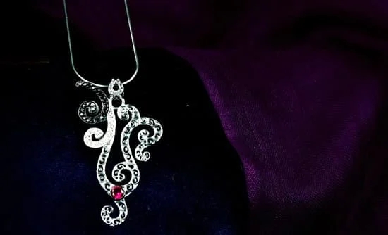 What Is Metal Jewelry Called From Art Deco Era 5 What is metal jewelry called from Art Deco era?