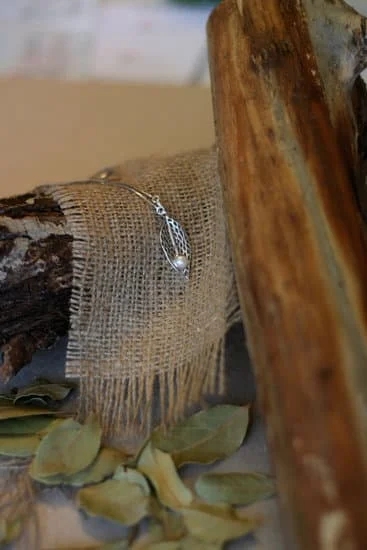 Step-by-step guide on how to care for your rhodium plated jewelry