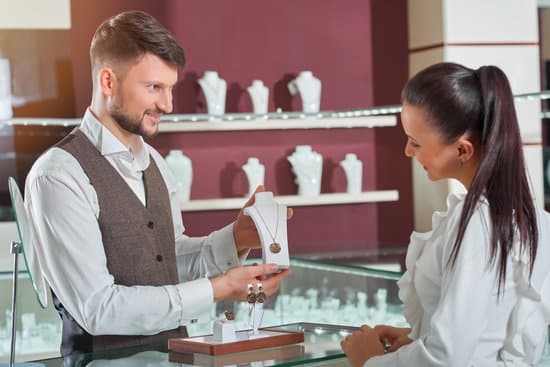 Where to Buy Affordable Jewelry in Hong Kong 5 Explore the best affordable jewelry boutiques in Hong Kong for your stylish needs