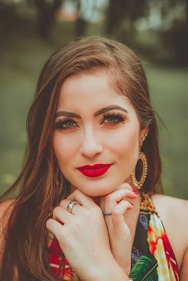 How to Care for Amber Jewelry 1 Step-by-step guide on the proper care and maintenance of amber jewelry