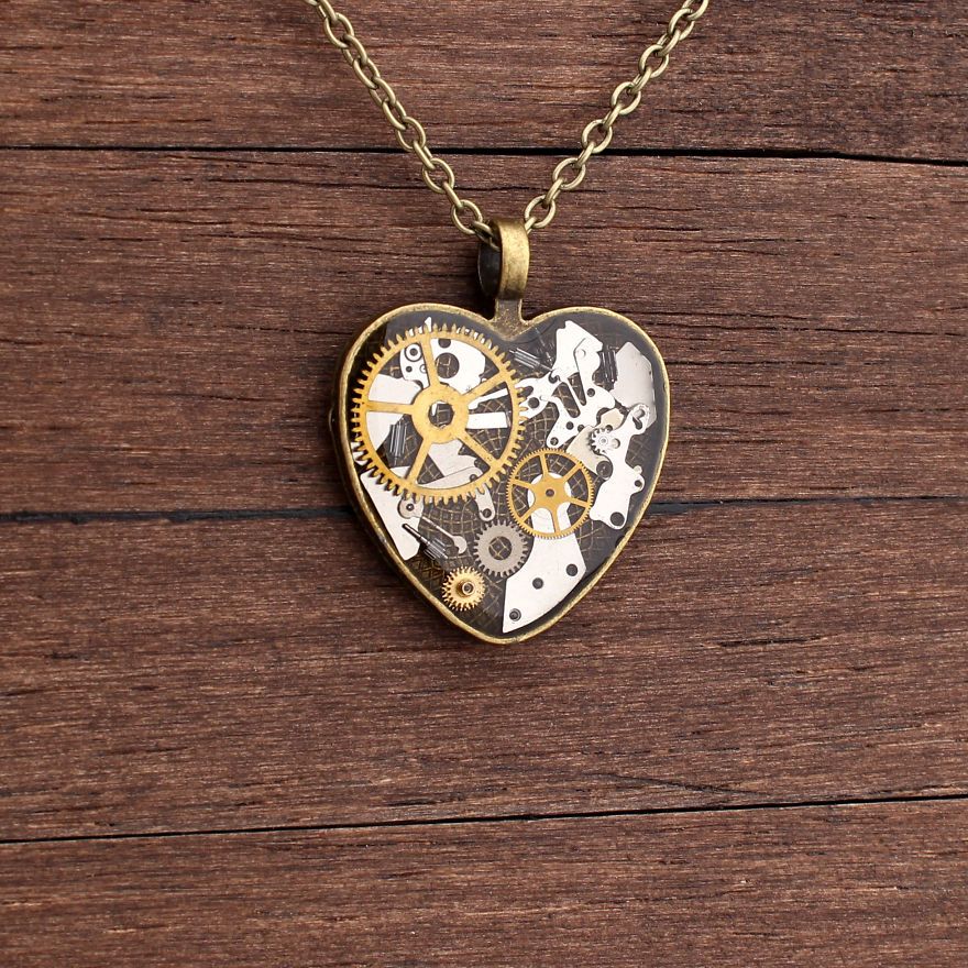 How to become a fine jewelry designer: essential steps, tips, and guidance