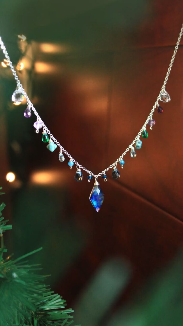 A Marek Fine Jewelry 3 Elegant gold necklace with diamond pendant from A MAREK FINE JEWELRY