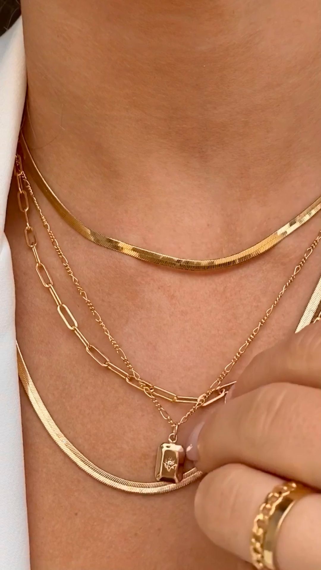 How to Start Fashion Jewelry Business 1 Step-by-step guide on how to start a fashion jewelry business successfully