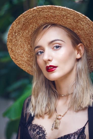 How to Care for Vermeil Jewelry 1 Step-by-step guide on caring for vermeil jewelry to ensure its longevity and sparkle