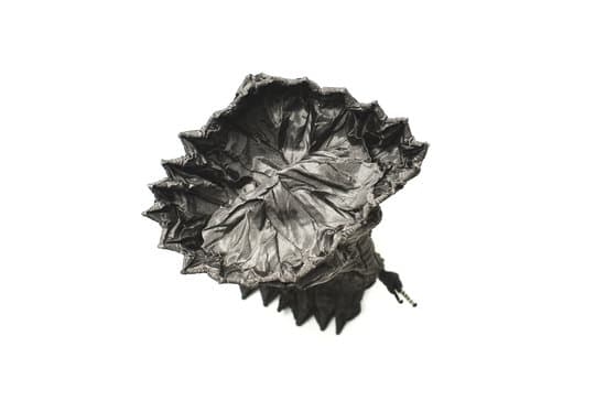 How to Make Hemp Jewelry With Beads 1 Step-by-step guide on creating stunning hemp jewelry with beads for a trendy and eco-friendly fashion statement