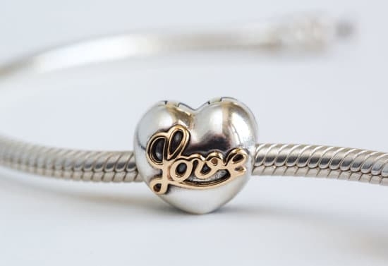 Insights into diamond sources: Exploring how jewelry stores acquire diamonds for their inventory