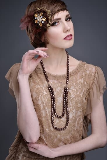 How to Make Fake Diamond Jewelry 1 Step-by-step guide on creating exquisite and affordable faux diamond jewelry at home