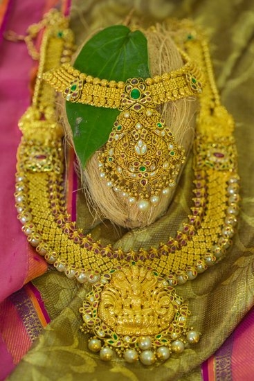 Where to Buy Fashion Jewelry Hong Kong 1 Discover the best places to purchase fashion jewelry in Hong Kong for trendy and unique designs