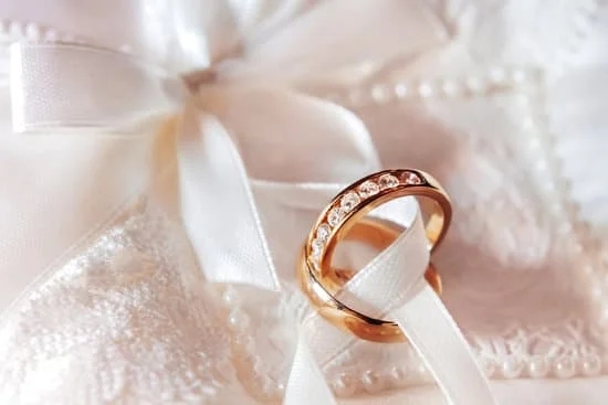 Exquisite diamond earrings available at local jewelry stores in Un Pueblo