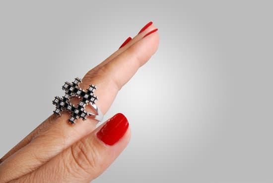 Shimmering and enduring, diamond's resilience makes it a popular choice for jewelry creation