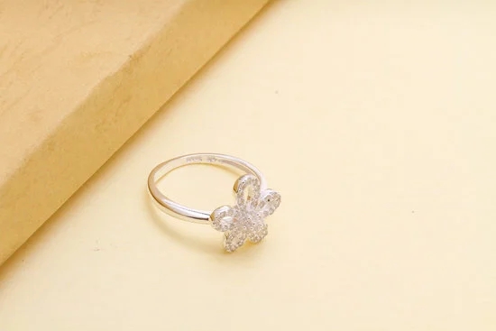 Does Diamond Mystique Gold N Ice Jewelry Turn 1 Sparkling Diamond Mystique Gold N Ice Jewelry: Discover the Stunning Transformation it Brings!