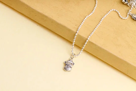 What Is Popular in Fashion Jewelry 2019 1 What is Popular in Fashion Jewelry 2019: Trending styles, designs, and colors for the year