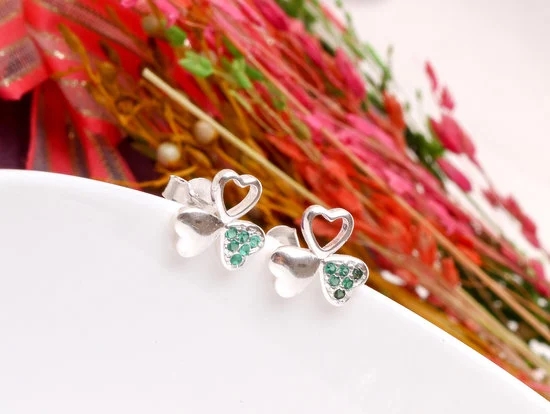 Where to Buy High Quality Diamond and Gemstones Jewelry Online 1 Explore online jewelers for purchasing high-quality diamond and gemstone jewelry from trusted sources