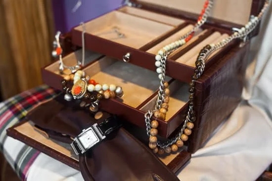 Does Any Sarah Coventry Jewelry Have Real Diamonds 1 Exquisite Sarah Coventry jewelry - discover if any piece contains genuine diamonds!