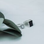 Which Jewelry Donated the Hope Diamond to the Smithsonian Institute Hope Diamond, one of the most famous gems, donated to the Smithsonian Institute's collection of jewelry