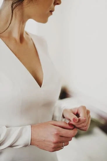 How to Start a Wholesale Fashion Jewelry Business 1 Simplified guide on how to start a thriving wholesale fashion jewelry business