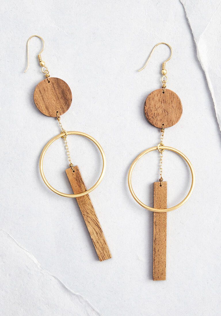 How to Clean Sterling Silver Jewelry With Diamonds 1 Step-by-step guide on how to effectively clean sterling silver jewelry with diamonds at home