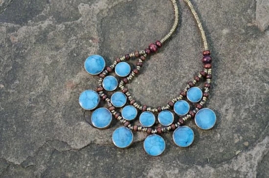 Splurge on genuine and elegant diamond jewelry from reputable stores, discover where to buy authentic pieces