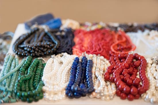 How to Take Care of Gold Plated Jewelry 1 How to take care of gold plated jewelry: gentle cleaning, storage in a jewelry box