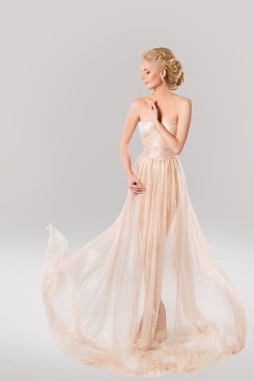 Step-by-Step Guide on How to Buy Gold Jewelry - Expert Tips and Advice Included