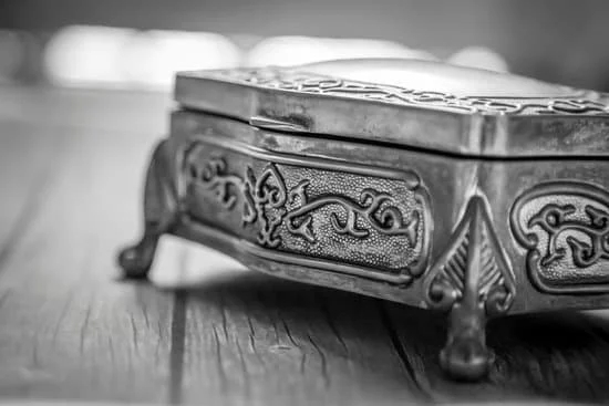 Where to Buy Wholesale Fine Jewelry 1 Explore reputable gem dealers for wholesale fine jewelry, where to buy wholesale fine jewelry for your business