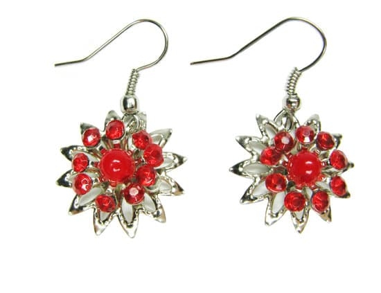 Authentic vintage IS 1928 gold jewelry collection from 1928, perfect for antique lovers