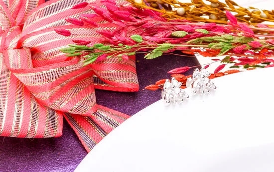 How Much Do People Spend on Fine Jewelry Annually: A Comprehensive Analysis