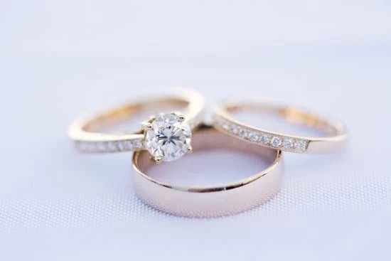 How to Clean Gold Jewelry With Vinegar and Baking Soda 5 Step-by-step guide on how to clean gold jewelry with vinegar and baking soda at home