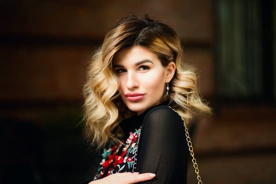 How the Fine Jewelry Industry Is Shaping Up in 2016 1 How the fine jewelry industry is shaping up in 2016: trends, innovations, and market insights