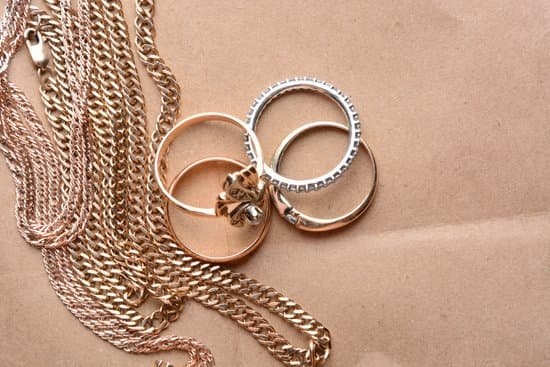 Exquisite handmade quartz jewelry, perfect for adding natural beauty to any outfit