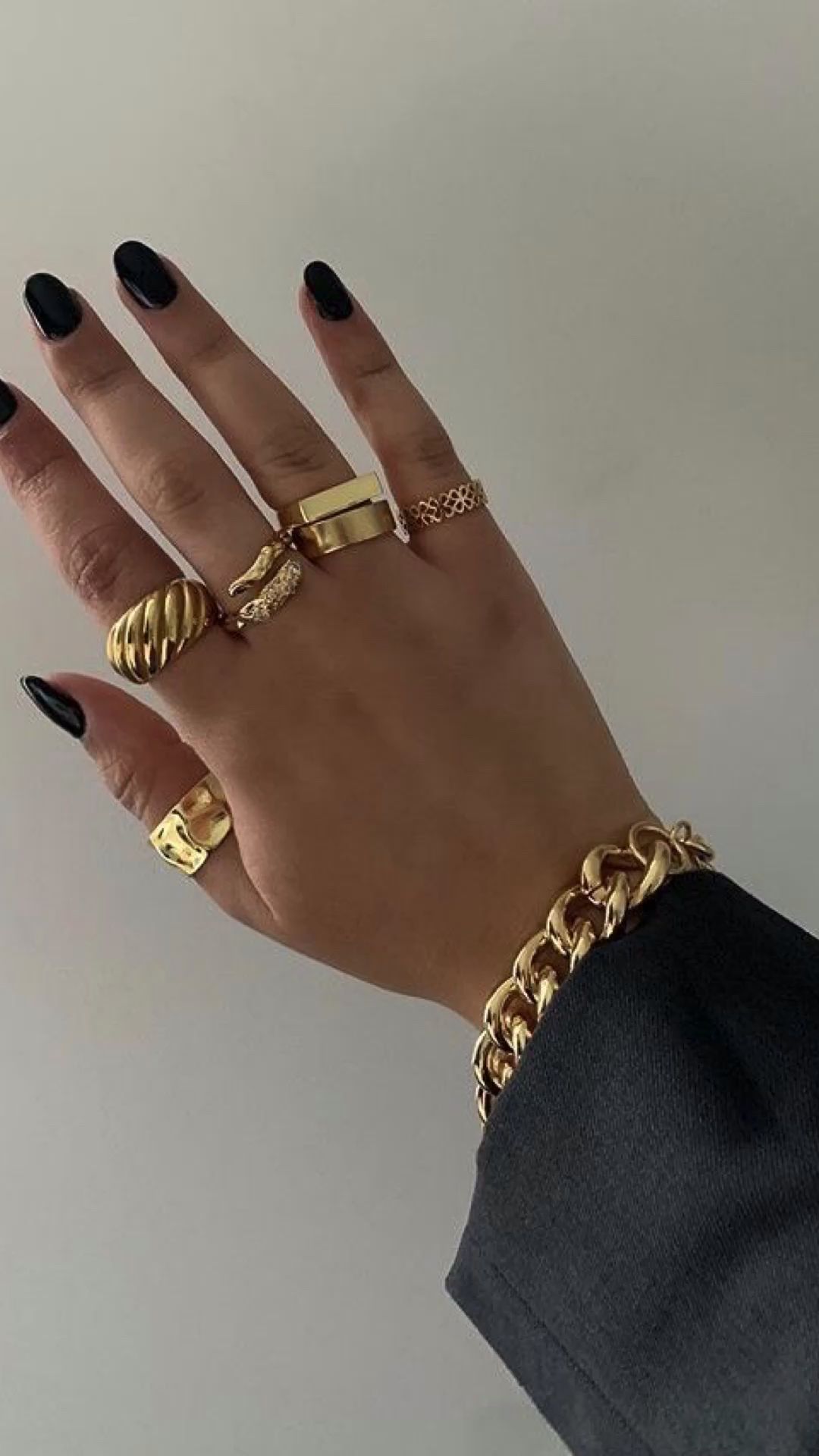 How to Display Your Handmade Jewelry 1 Step-by-step guide on how to display your handmade jewelry for maximum impact and sales