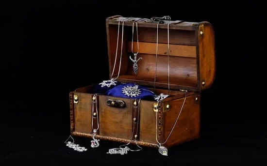 Exquisite handcrafted jewelry made in Baltimore