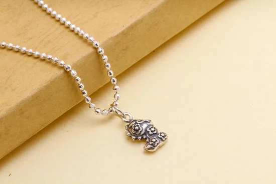 How to Make Handmade Jewelry Clasps 5 Step-by-step guide on how to make handmade jewelry clasps using basic materials