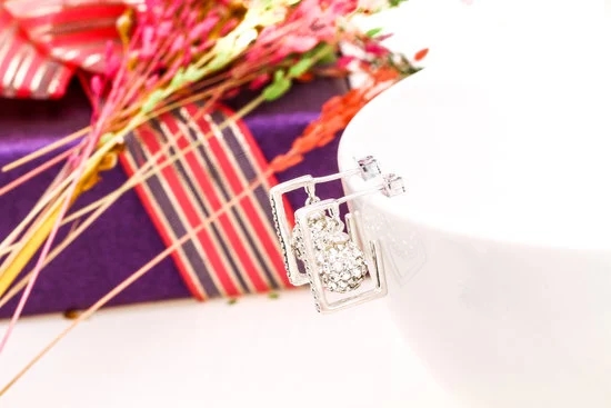 What Handmade Jewelry Really Means: Unique craftsmanship, quality materials, and personal touch