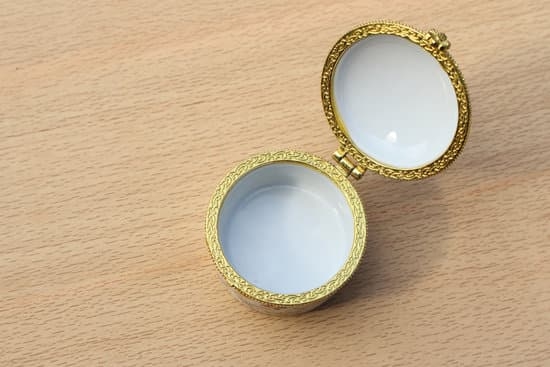 New Mexico Handmade Jewelry 1 Exquisite handmade jewelry from New Mexico artisans showcasing traditional craftsmanship and unique designs