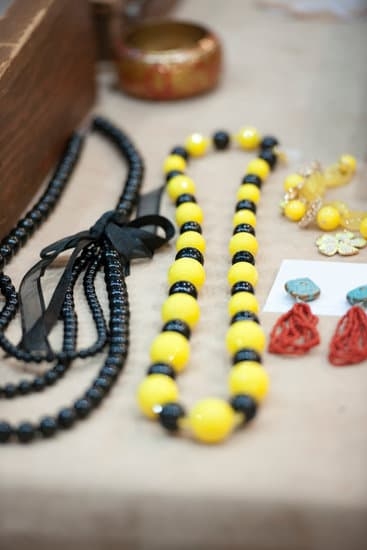 How to Start a Small Handmade Jewelry Business 1 Step-by-step guide for HOW TO START A SMALL HANDMADE JEWELRY BUSINESS from home