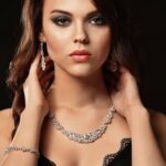 How to Have a Successful Handmade Jewelry Business Step-by-Step Guide: Building a Successful Handmade Jewelry Business