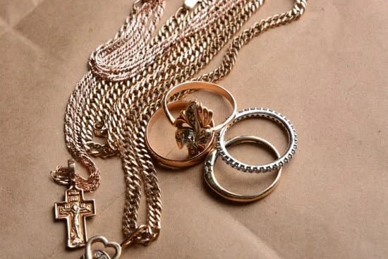 How to Make Homemade Jewelry With Beads 1 Step-by-step guide on how to make homemade jewelry with beads - DIY tutorial