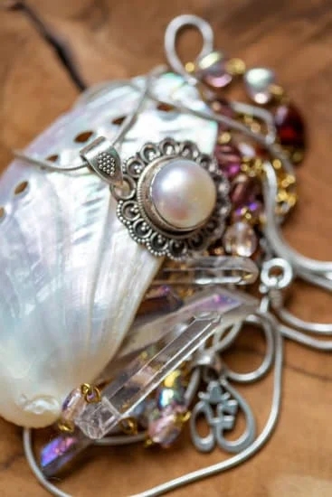 History of Rhinestone Jewelry 1 From 18th-century roots to modern glamour, learn about the evolution of sparkling accessories