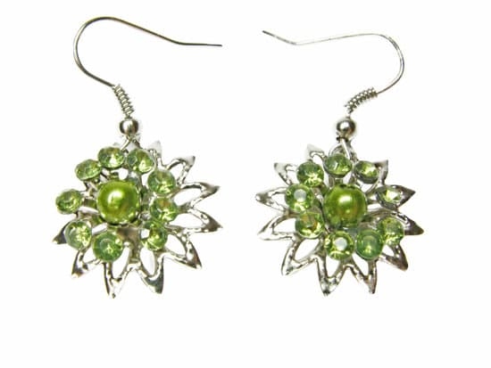 How to Make Jewelry Using Seed Beads 1 Step-by-step tutorial on how to make jewelry using seed beads for stunning handmade pieces